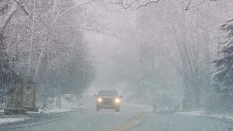 Fuertes lluvias y vientos invernales azotan noreste de Estados Unidos