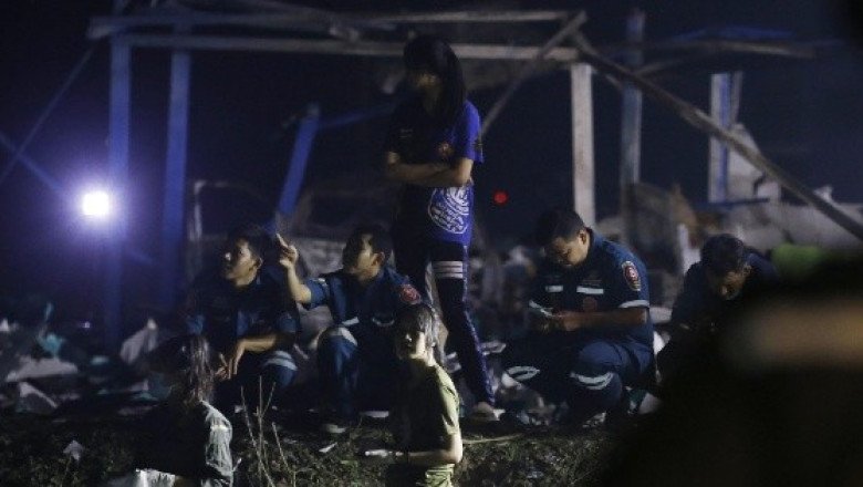 Una explosión en una fábrica de fuegos artificiales deja 23 muertos en Tailandia