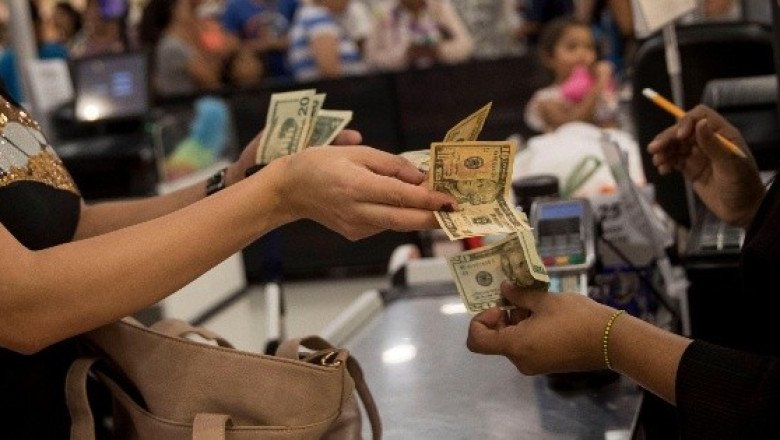 Estados Unidos anuncia un aumento de tarifas para ciertos trámites migratorios