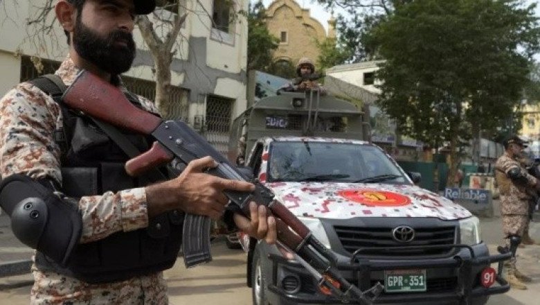 Pakistán: 29 muertos en ataques a oficinas políticas antes de las elecciones