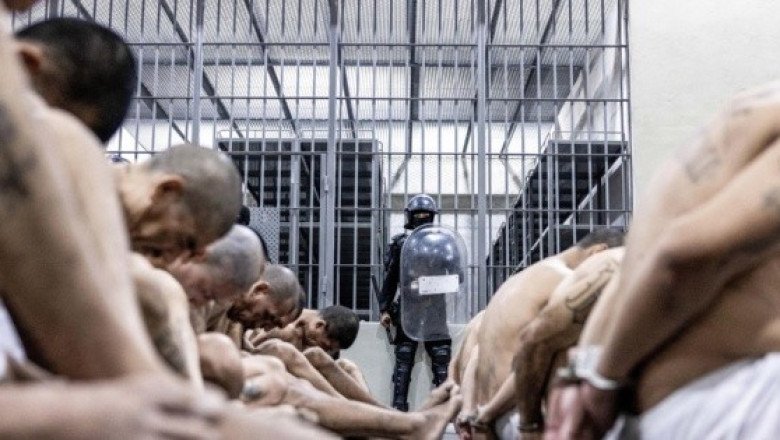 Gobierno de Ecuador prevé construir dos cárceles al estilo Bukele