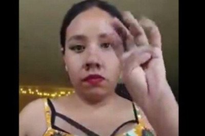 ¿Qué significa la señal que hizo una mujer quien fue agredida por su pareja durante transmisión en vivo?