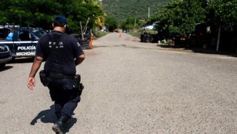 Asesinan a balazos a 7 personas en Chilchota, Michoacán