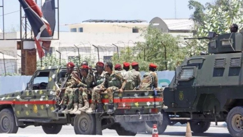 Fuerzas somalíes abaten a 5 extremistas que irrumpieron en hotel