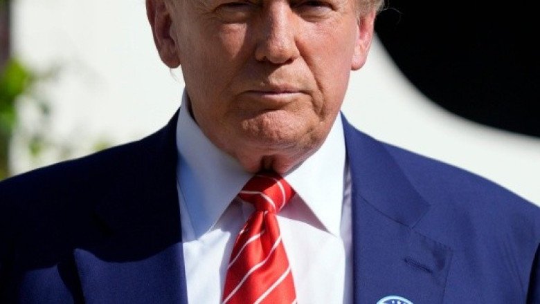 Bailando al ritmo de la salsa, Donald Trump pide el voto latino (VIDEO)