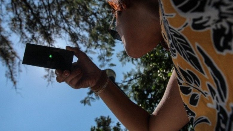 Para esto sirve el listón rojo en embarazadas durante el eclipse