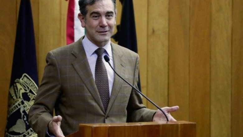 Acusan a Córdova de presuntas irregularidades