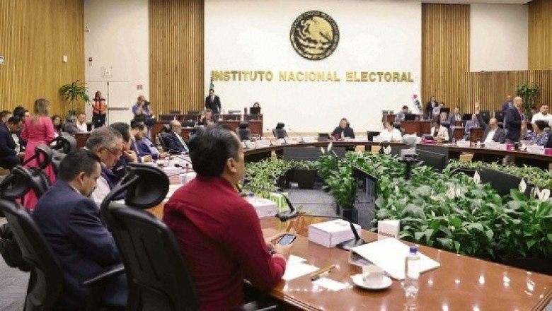 INE rechaza suspender “mañaneras” de AMLO