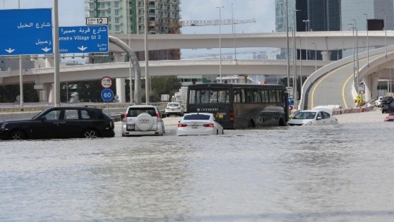 Así quedó Dubái tras las fuertes lluvias en Emiratos Árabes Unidos (VIDEO)