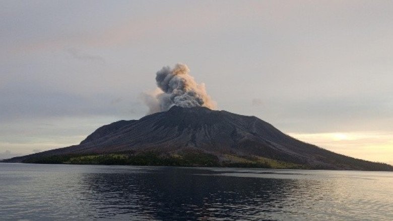 En Indonesia, más de 2 mil personas desplazadas tras erupción volcánica