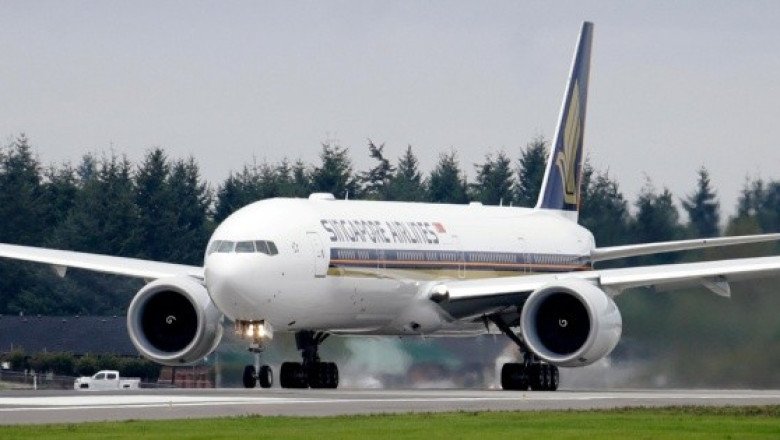 ¿Qué le pasó al vuelo de Singapore Airlines? VIDEOS impactan en redes