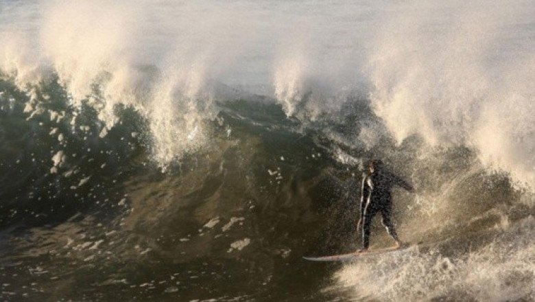 Playa en California cierra tras ataque de tiburón a surfista