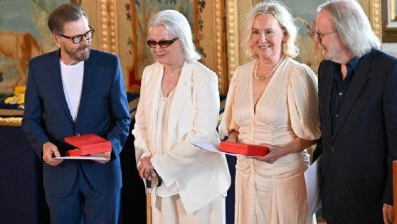ABBA recibe de manos del rey de Suecia la Real Orden de Vassa por su trayectoria