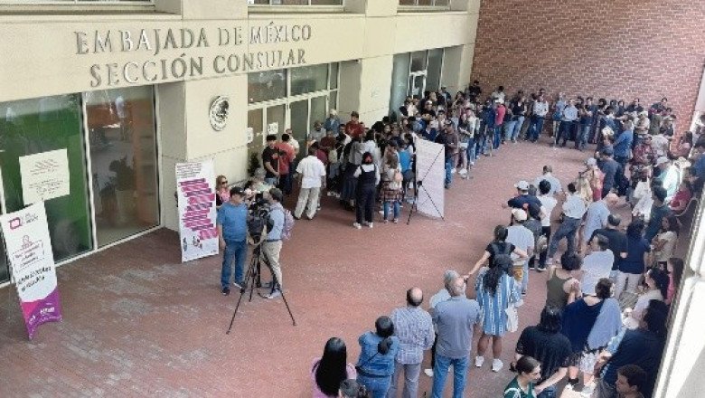 Filas, caos, abucheos y rancheras por un sufragio