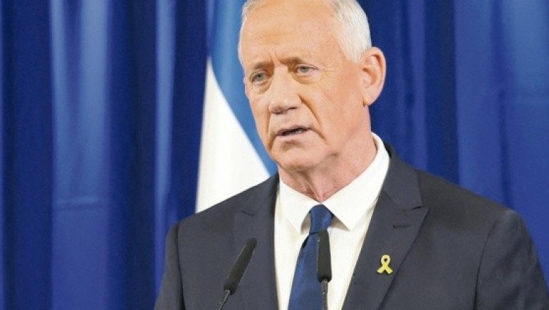 Bajas y denuncias por plan de Guerra