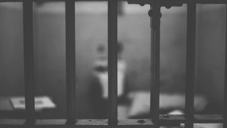 Creador del vestido viral 'azul o blanco', es condenado por intento de feminicidio