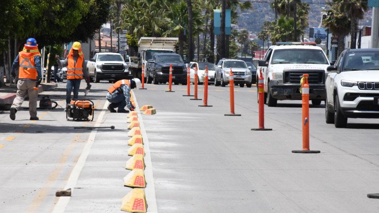 Inicia colocación de delimitadores en Ciclovía