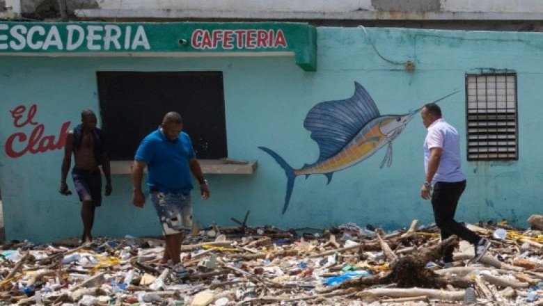 Huracán Beryl deja en el Caribe muerte, oscuridad y basura