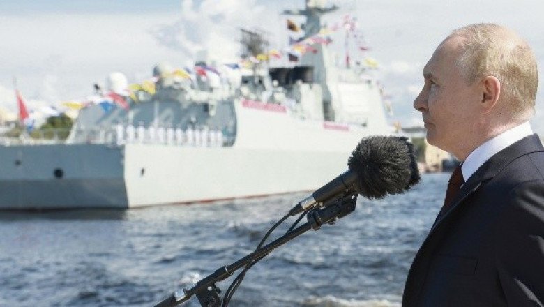 Putin presume poderío naval