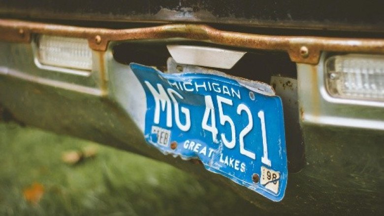 Multa por no reemplacar tu auto en Edomex y vehículos que deben hacerlo en agosto