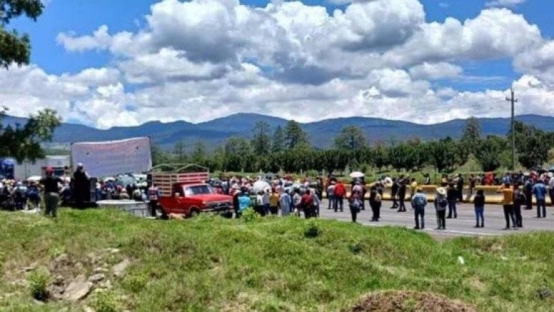 Manifestantes liberan autopista México-Puebla temporalmente