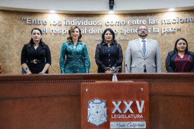 Cumple BC 71 años de tener una constitución vanguardiasta: Marina del Pilar