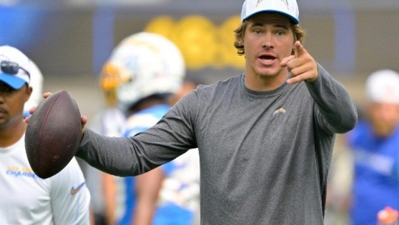 Justin Herbert vuelve a los entrenamientos de los Chargers