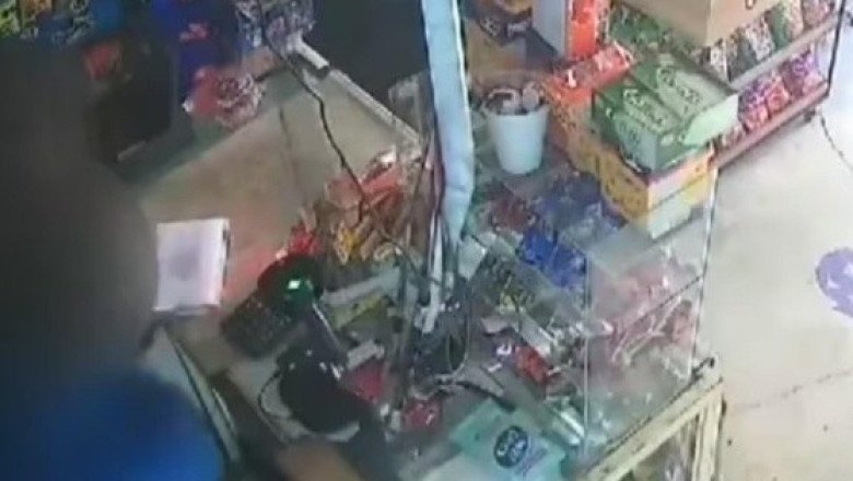 Asaltante golpea a mujer embarazada durante atraco en Monterrey