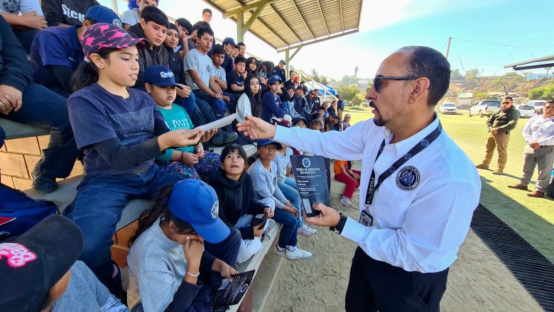 FGE presenta programa del Centro de Atención Tecnológico a integrantes del Escuadrón Policial Infantil Juvenil de Ensenada