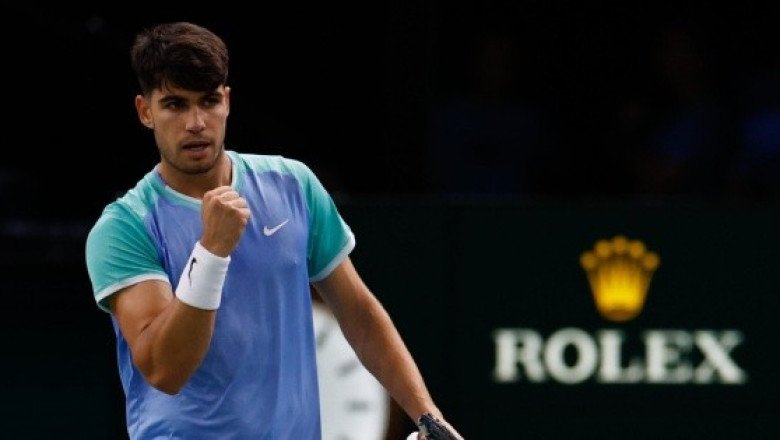 Carlos Alcaraz avanza en el Masters de París