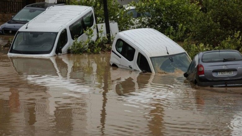 Inundaciones en Valencia dejan al menos 64 muertos y varios desaparecidos