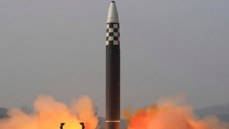 Corea del Norte lanza presunto misil balístico hacia mar de Japón