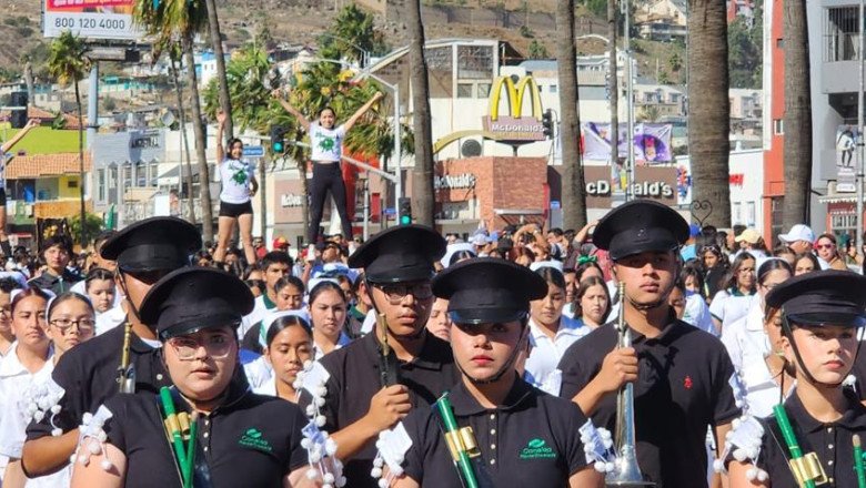 Invitan a participar en el desfile alusivo a la Revolución Mexicana