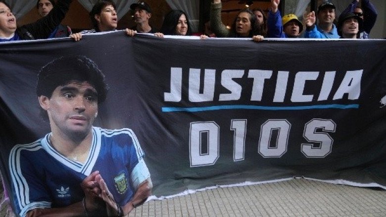 Policías testifican en juicio por muerte de Maradona