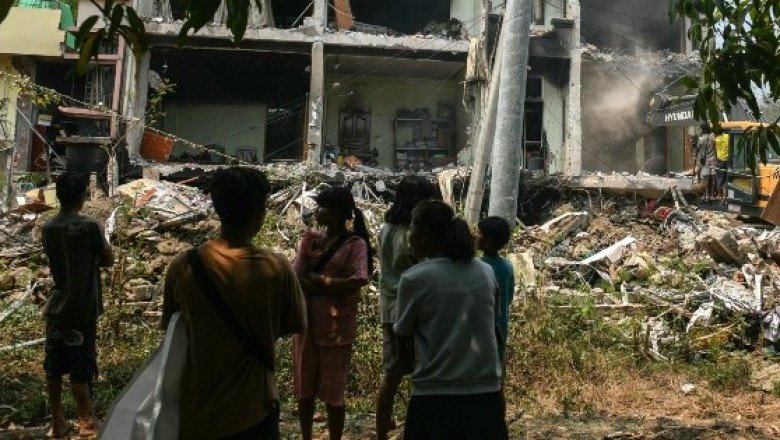 Suman más de mil 600 muertos por el terremoto en Birmania