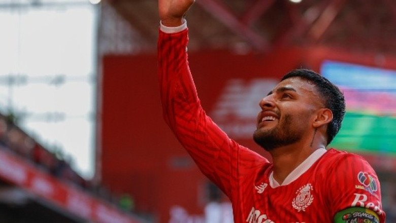 Alexis Vega, el goleador que Chivas necesita, pero ahora brilla con el Toluca