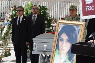 Despiden con honores a agente Abigail Esparza Reyes