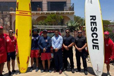 La Dirección de Bomberos de Ensenada participan en evento internacional en Newport Beach