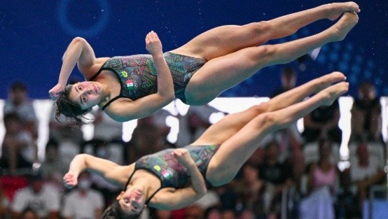 Sheinbaum reconoce a clavadistas Mía y Lía Cueva tras ganar medalla