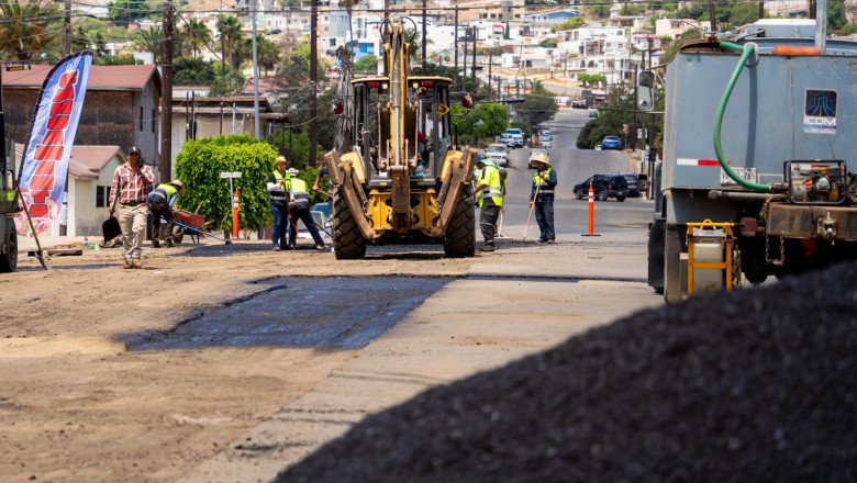 Avanzan trabajos de pavimentación en la calle 16 de la Zona Centro