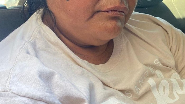 Mujer entra a negocio de celulares y destroza todo
