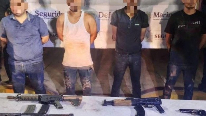 Detienen a cuatro jóvenes armados con fusiles automáticos en Sinaloa