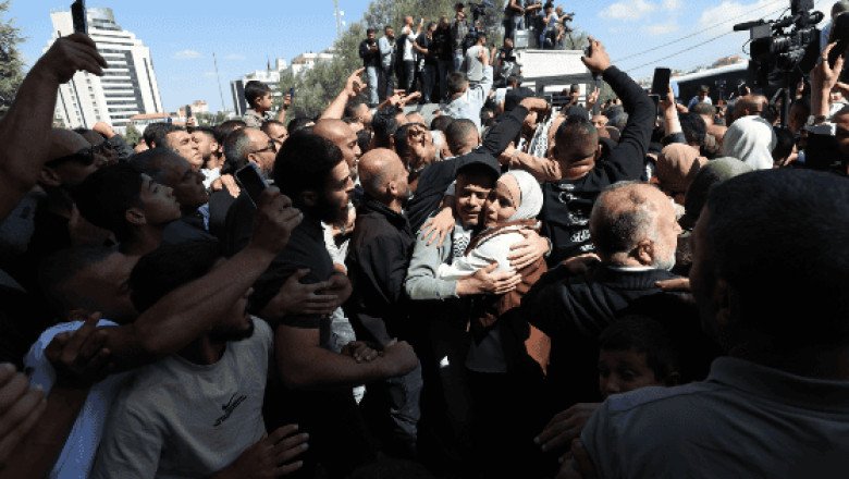 "Si Dios quiere, que podamos vivir en paz": exprisioneros palestinos