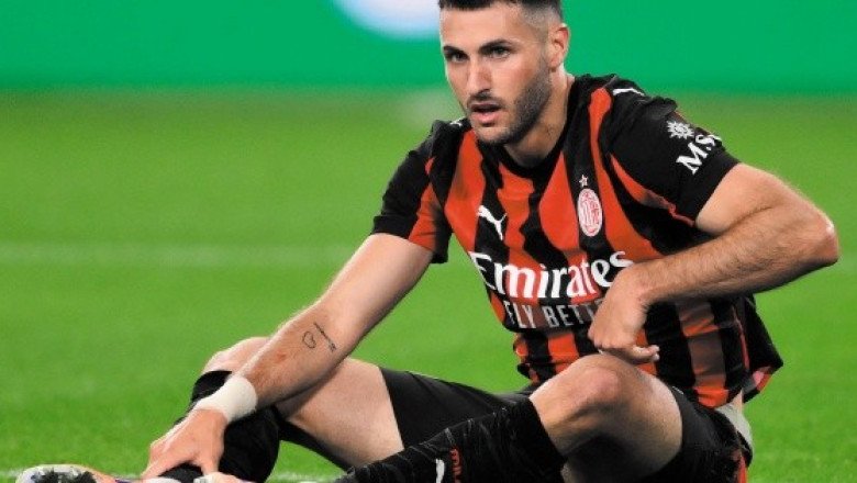 Santiago Giménez abandona el juego ante el Atalanta por lesión