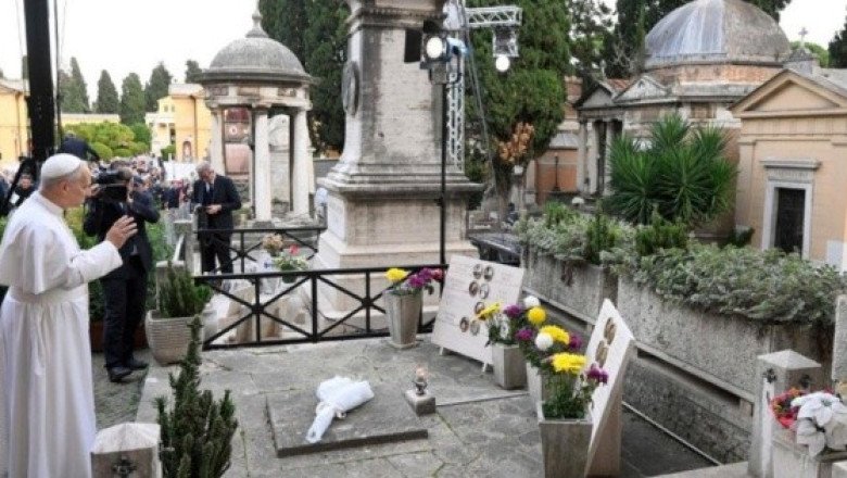 Papa León XIV celebró la misa de Difuntos en cementerio de Roma
