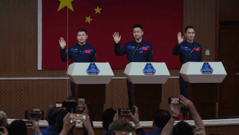 Regresan a salvo astronautas chinos atrapados en estación espacial