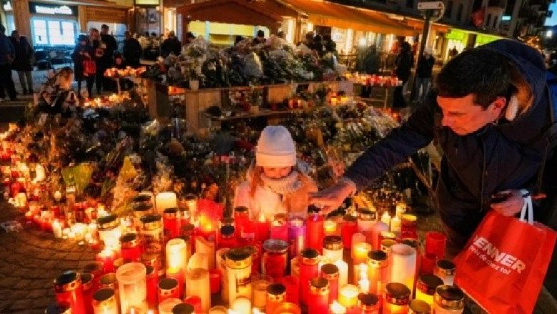 Suiza honra a las víctimas del incendio en bar con un día nacional de luto