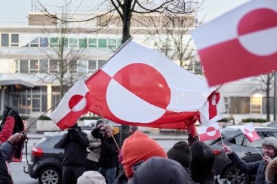 Trump amenaza con subir aranceles a países que rechacen su plan sobre Groenlandia