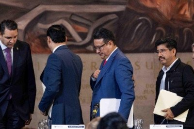 Sheinbaum revela millonarios "privilegios" de magistrados anteriores a reforma