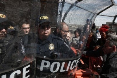Administración de Trump arrestó a 379 mil migrantes en un año, según ICE